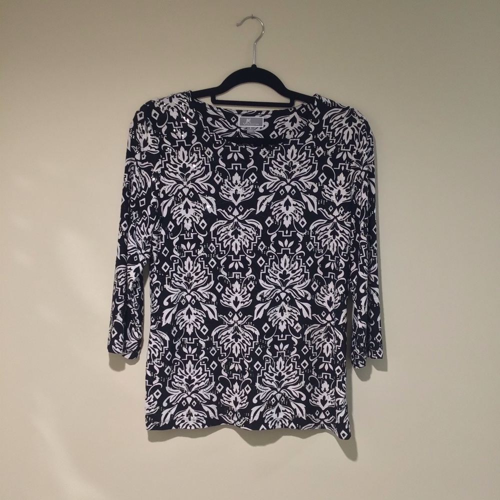 JM Collection ladies top.